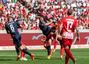 开云下载-柏林赫塔队员争先恐后，助球队赢得胜利的简单介绍