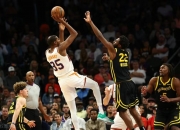 开云下载-勇士B队翻盘黄蜂，布克关键制胜