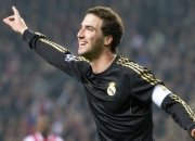 开云体育官方网站-英超争冠之夜，阿劳霍彻底打爆防线，改写冠军剧本