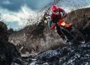 开云体育官网-伦纳德爆发破局，国王节奏掌控尼克斯，一场战术与意志的较量