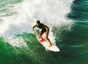 开云足球直播-赛道上的毫厘之争，梅赛德斯险胜索伯，周冠宇状态火热改写格局