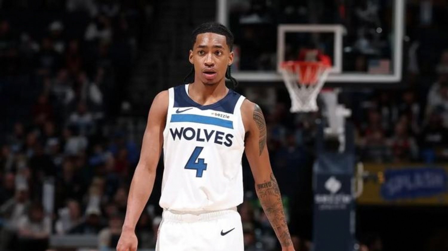 中国男篮强势南韩男篮，戈贝尔惊艳世界