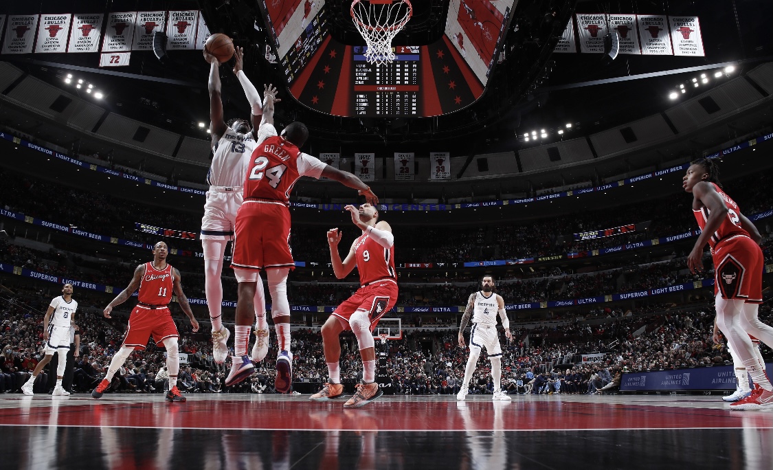 包含山东队鏖战公牛，莫兰特统治全场的词条