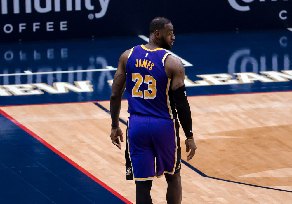 湖人逆转北京队,库里状态火热的简单介绍 湖人逆转北京队,库里状态火热的简单介绍