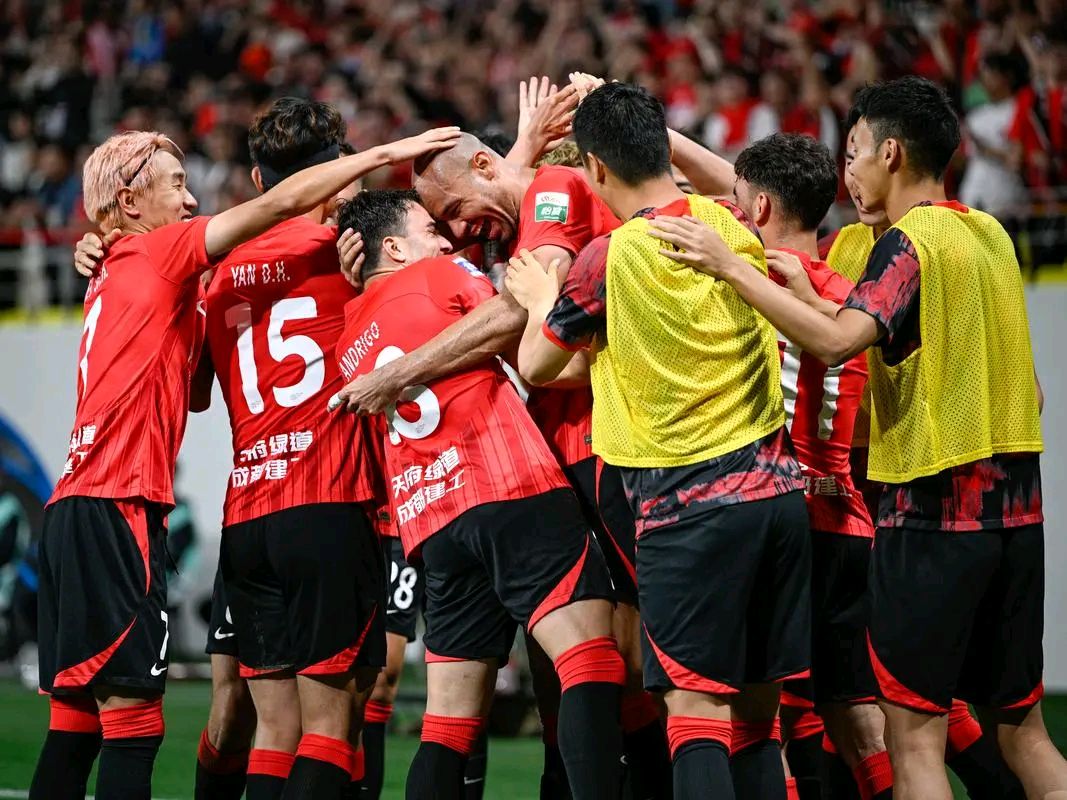 经典场面重现!球员历史性表现惊艳球迷的简单介绍 经典场面重现!球员历史性表现惊艳球迷的简单介绍