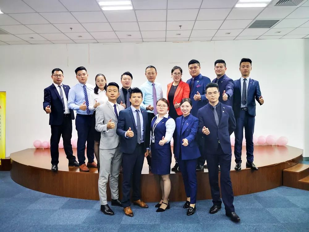 新加坡队众将团结一致,勇往直前的简单介绍 新加坡队众将团结一致,勇往直前的简单介绍