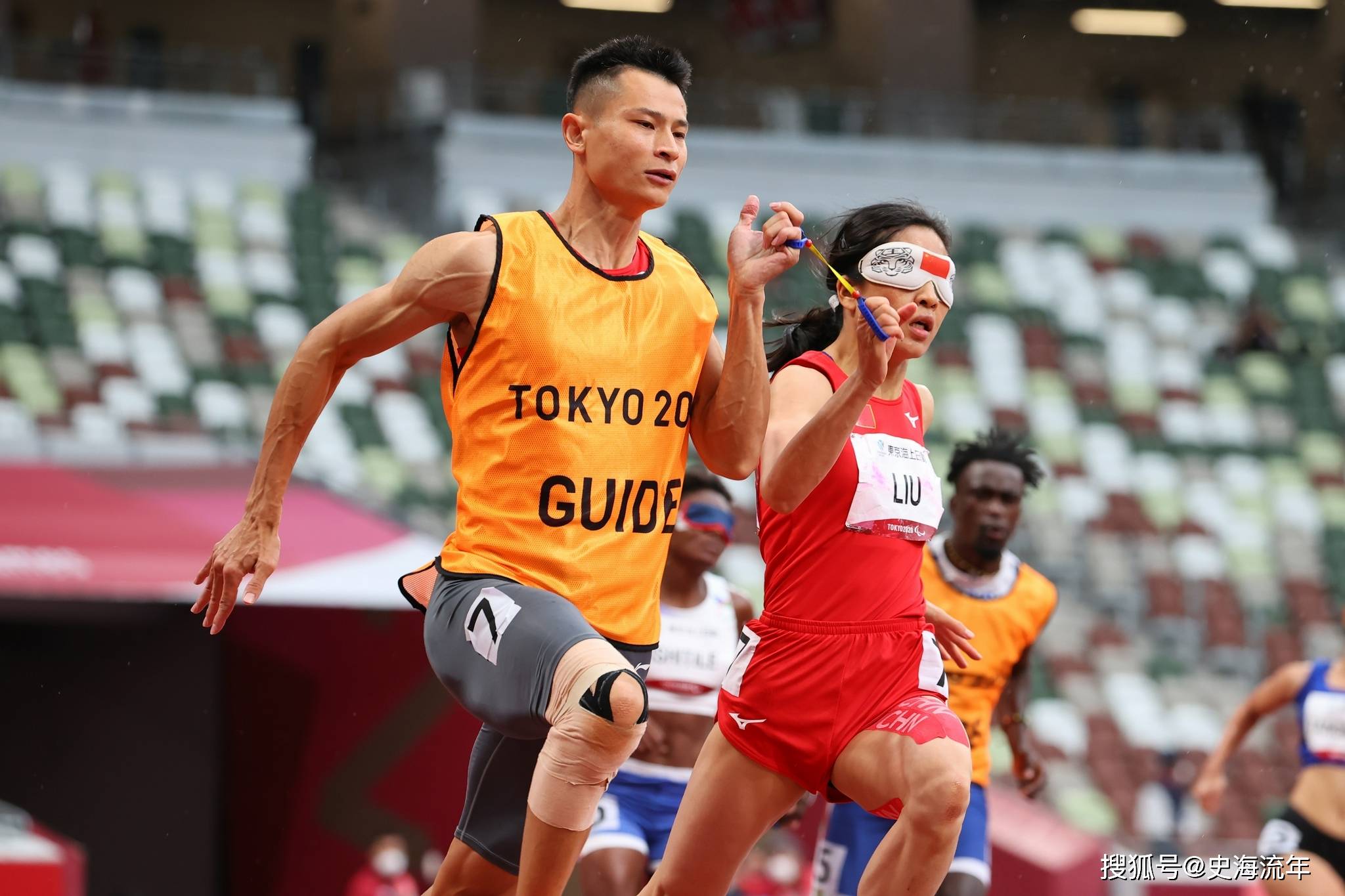 运动员在赛场上挑战自我,超越极限 运动员在赛场上挑战自我,超越极限