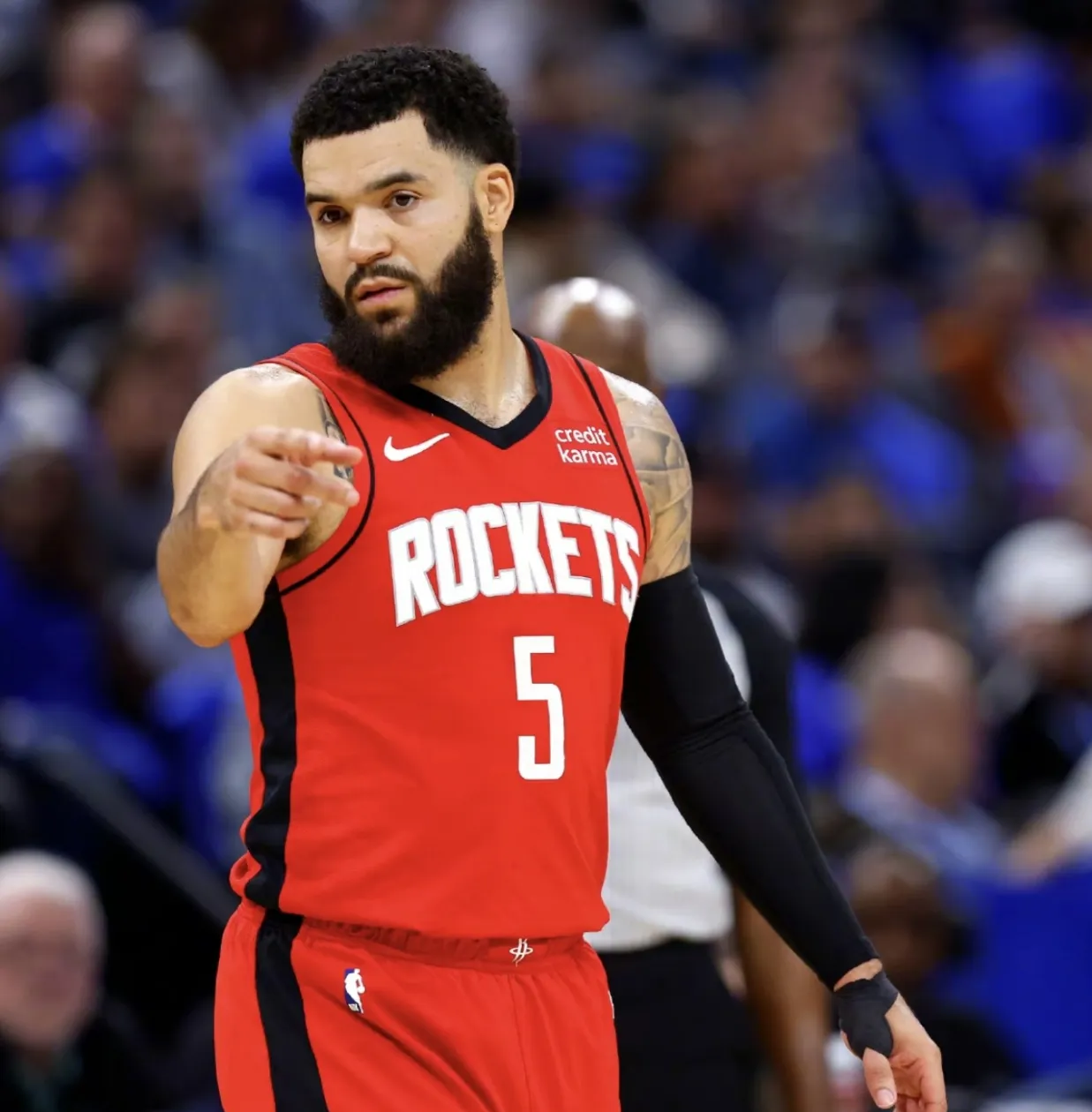 凯尔特人逆转掘金，范弗利特统治全场