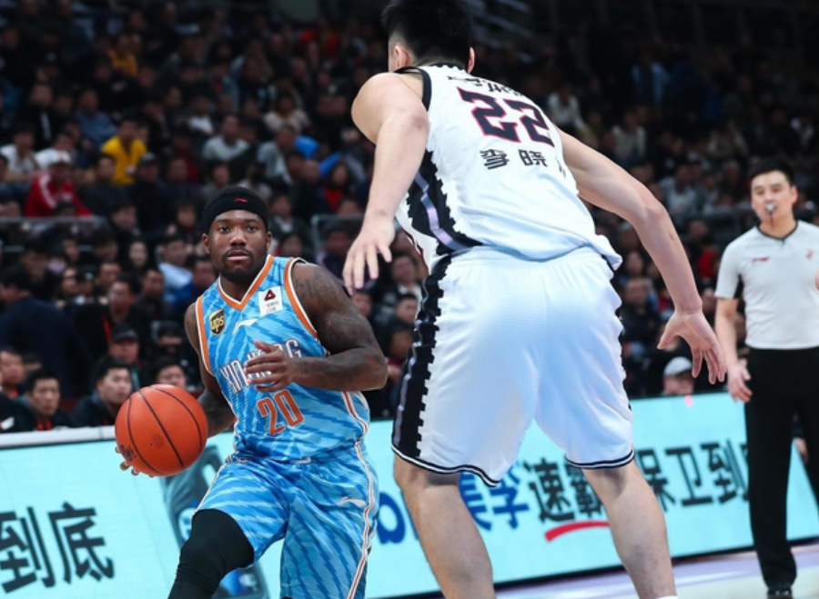 包含上海队横扫辽宁队，霍勒迪惊艳四座的词条