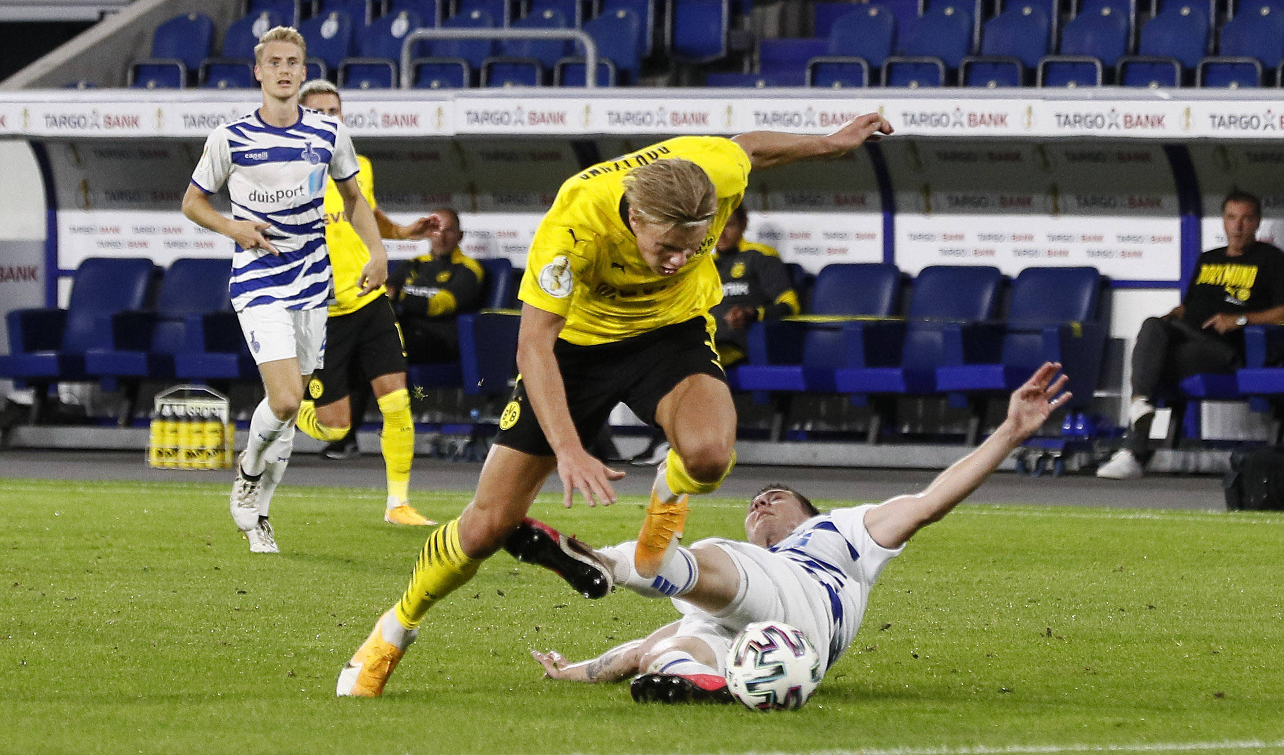 包含多特蒙德血洗德国，罗德里戈一己之力扛起全队的词条