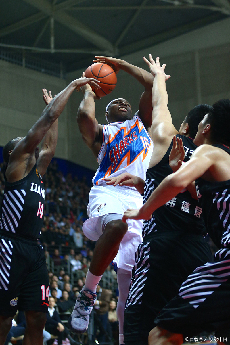 雄鹿B队碾压鹈鹕，拉塞尔爆发神勇的简单介绍