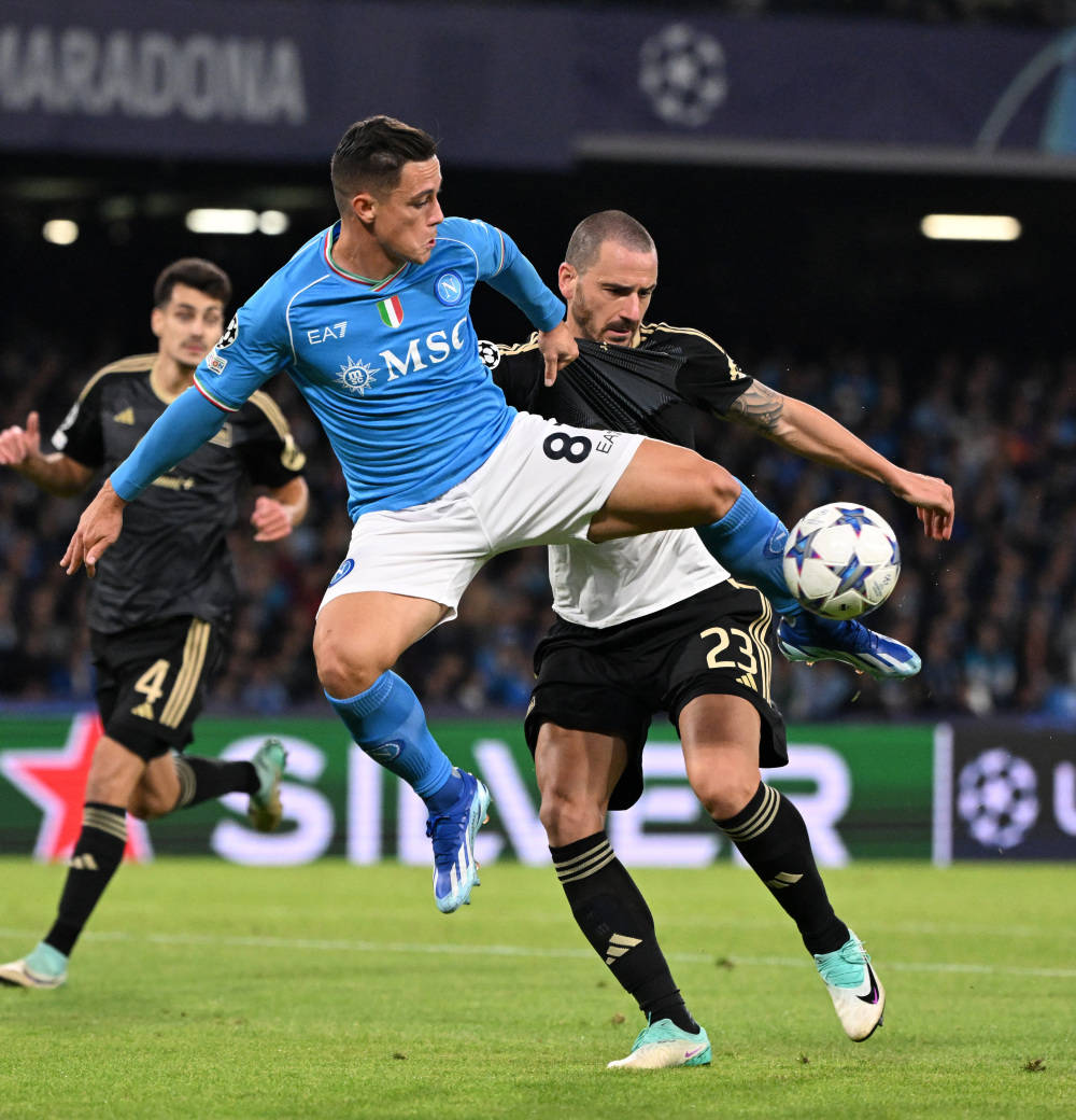 包含罗马胜那不勒斯，状态全面爆发，欲夺联赛的词条