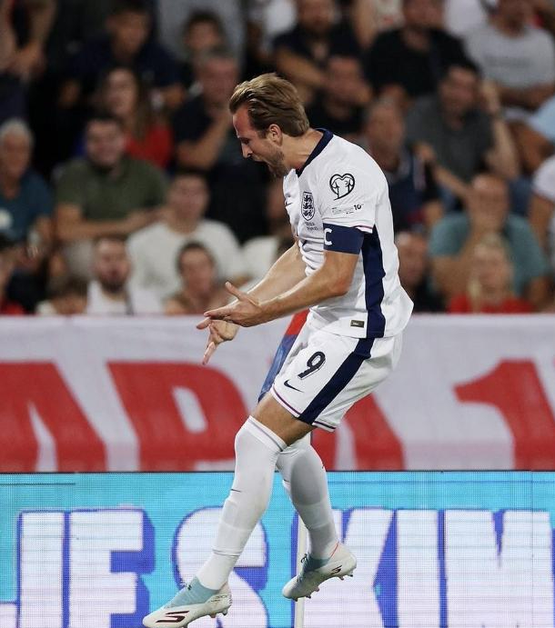 包含英格兰客场-险胜保加利亚，晋级希望增强的词条