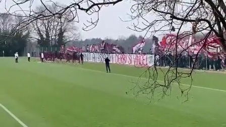 AC米兰夺冠希望渺茫，球迷心情低落的简单介绍