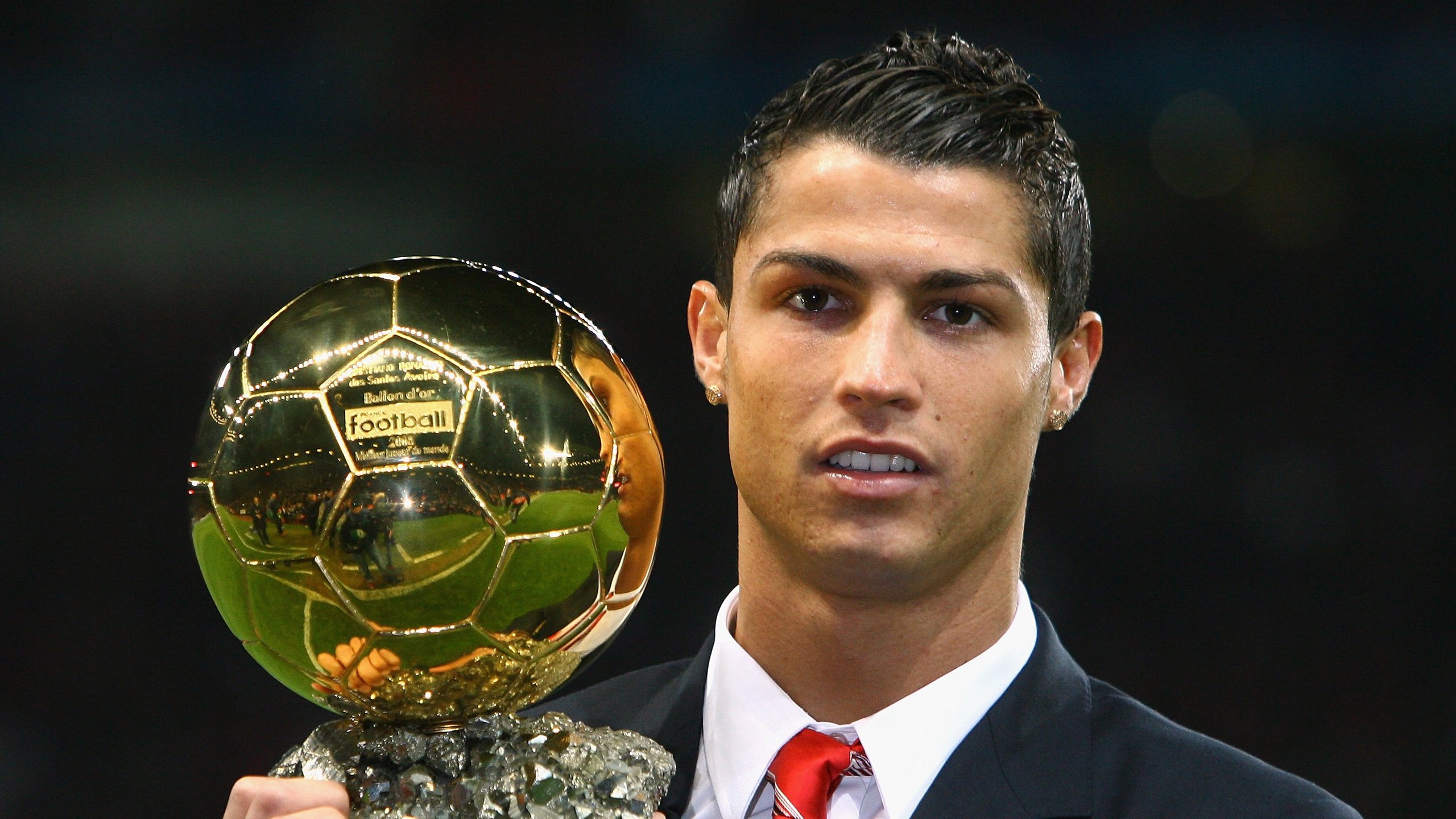 冰与火的碰撞，当姆巴佩的星光点亮雷克雅未克的寒夜